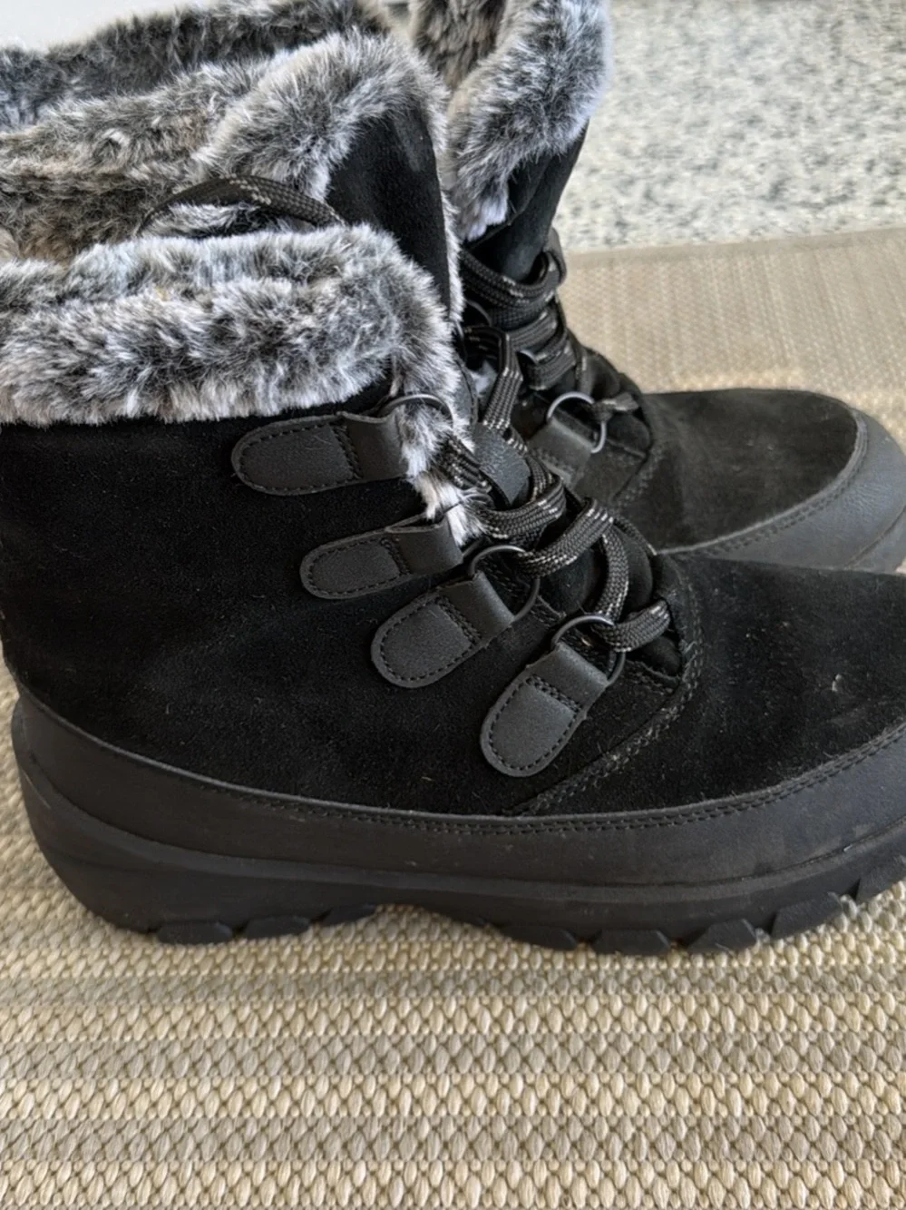 all in motion Black Faux-Fur Trim Winter Ankle Boots